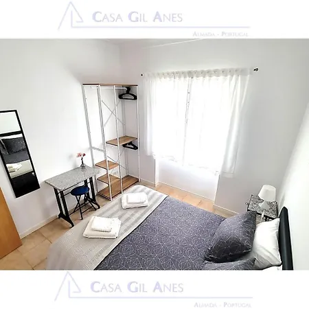 Casa Gil Anes Appartamento Almada