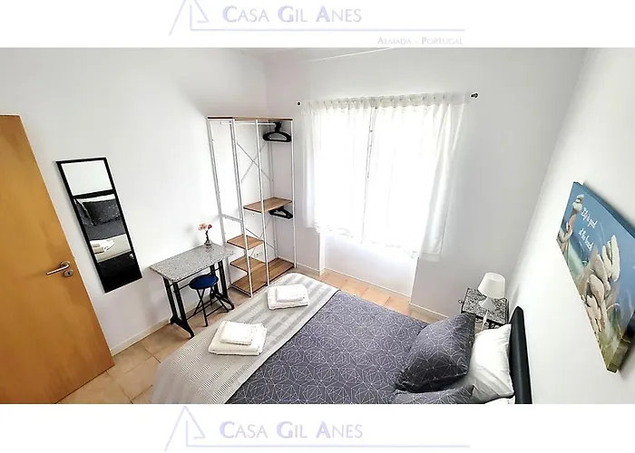 Casa Gil Anes Appartamento Almada